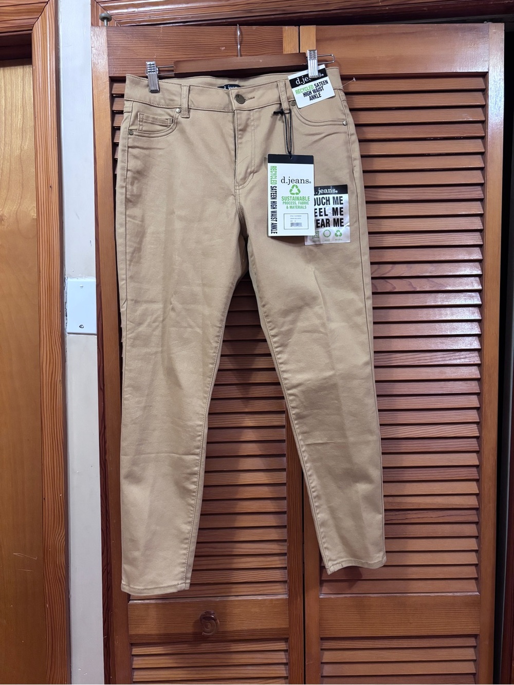 d. jeans Women’s High-Rise Tan Stretch Jeans